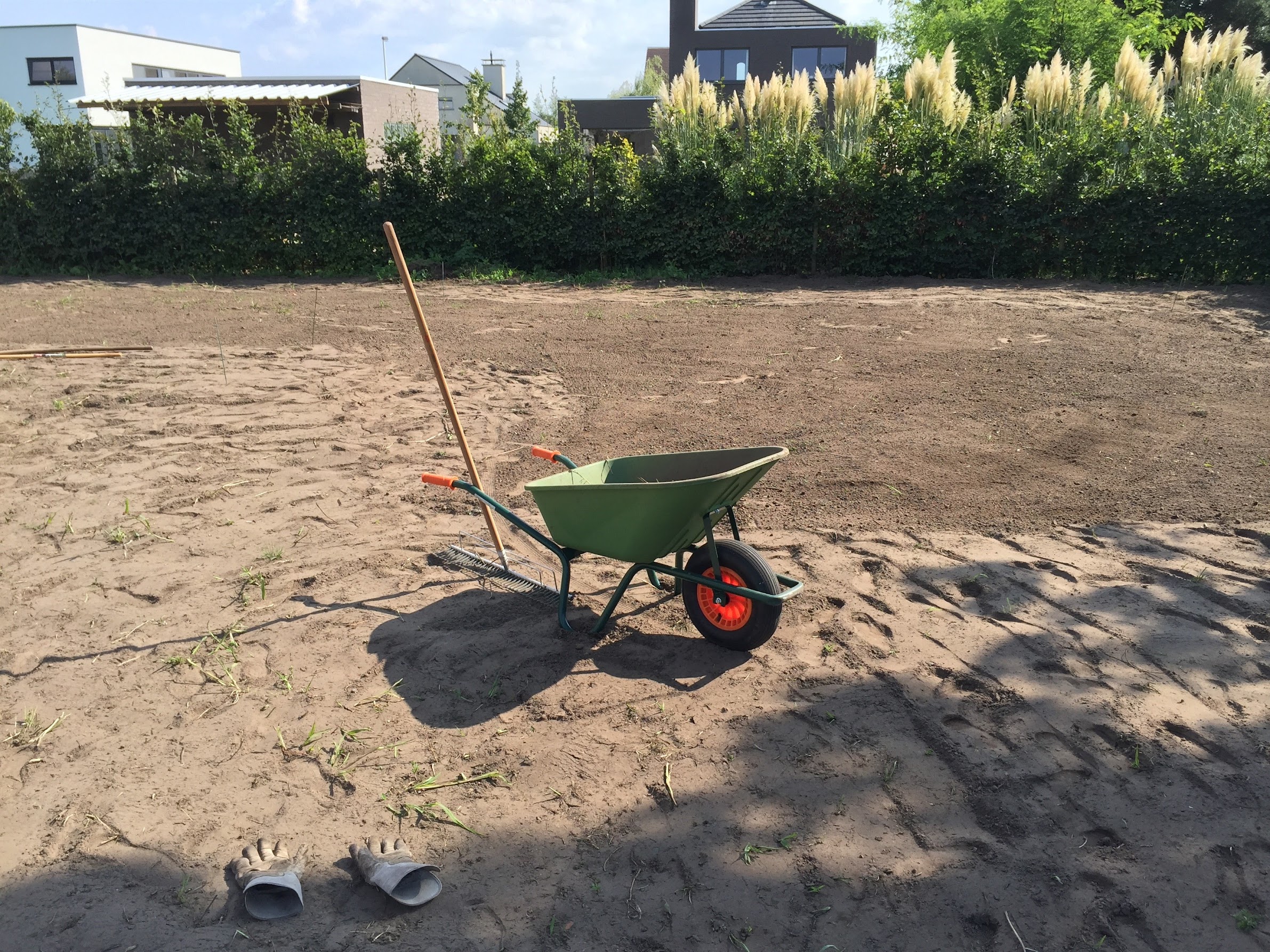 Uw grond voorbereiden en gras zaaien - Uw Tuingids